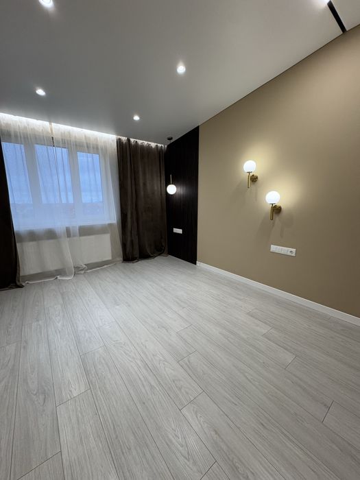 ПРОДАЖ просторої квартири з новим ремонтом