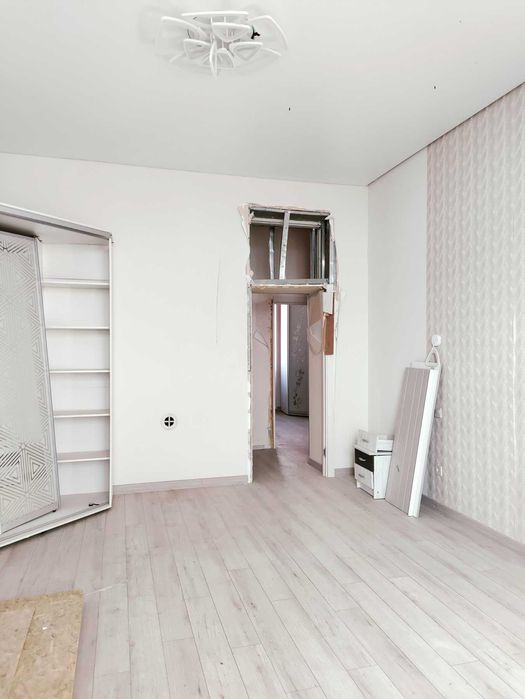 LS-19 Продаю 2-х кім. квартиру пр.Незалежності,1