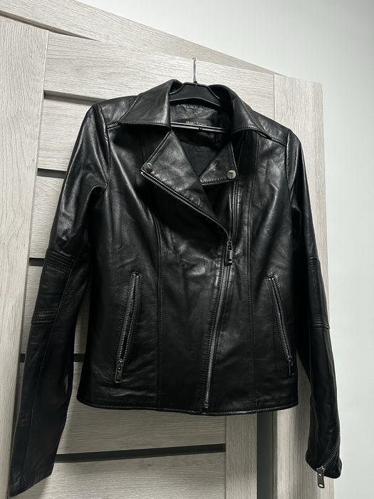 Жіноча шкіряна куртка, розмір S