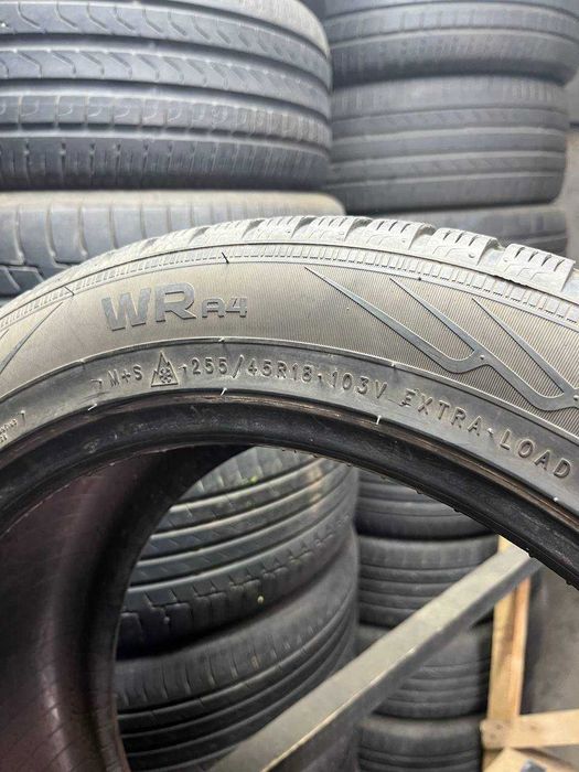 255/45 R18 Nokian пара зима