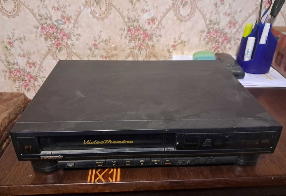Видеомагнитофон Panasonic NV-P7EE