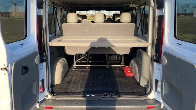 Wynajem Busa 9 osób Opel Vivaro Long