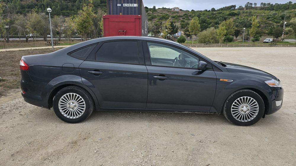 Ford Mondeo impecável