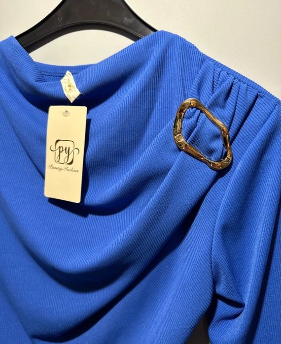 Chabrowa bluzka nowa z ładnym dekoltem