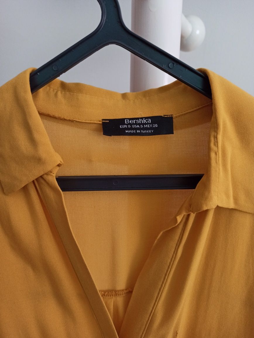 Vestido amarelo tamanho S Bershka