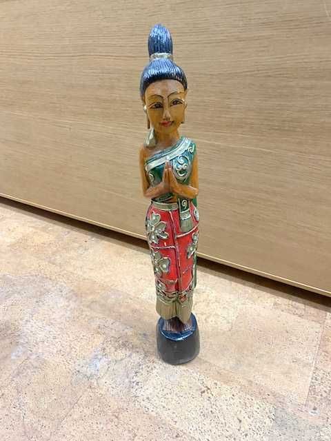 Artigos decorativos estatuetas, caixas e bolas
