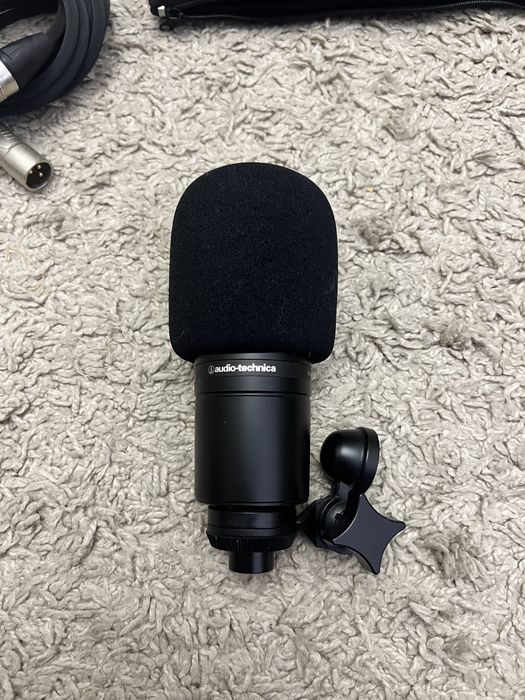 Проф микрофон Audio trchnika at2020 с звуковой картой