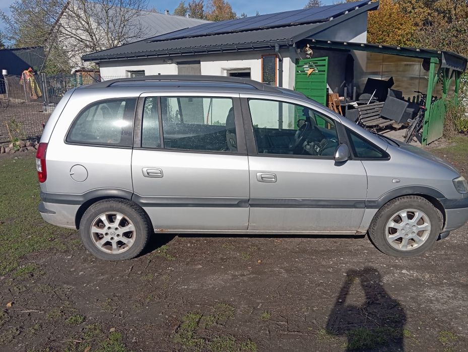 Samochód opel zafira