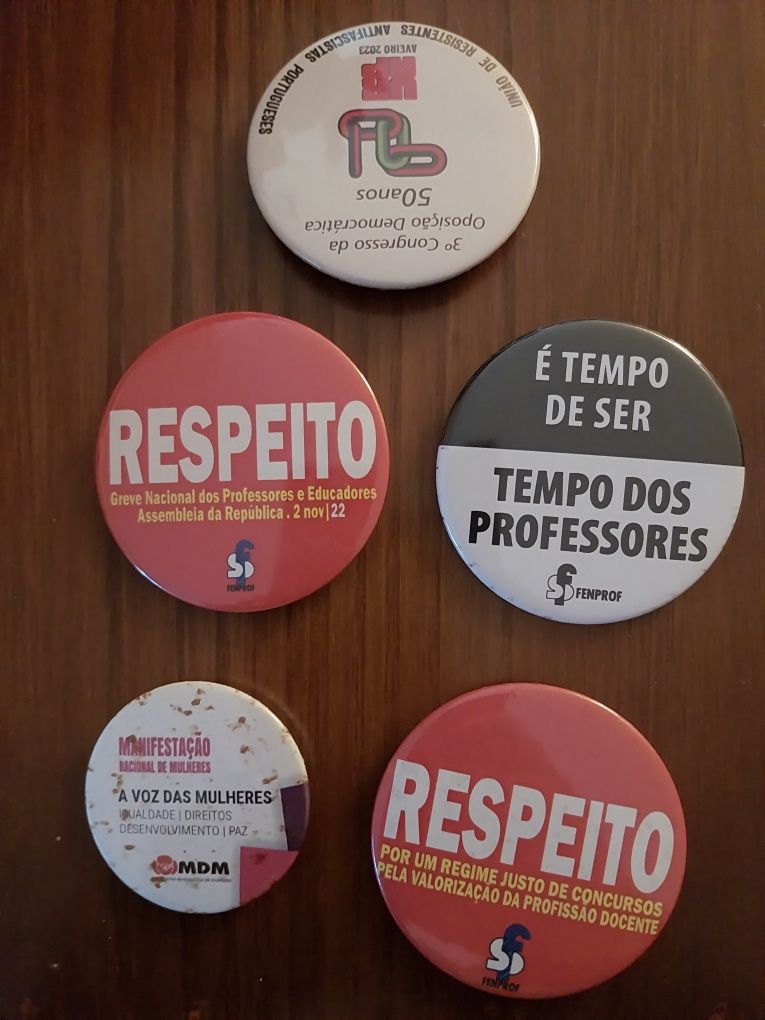 Crachás FENPROF URAP Movimento Democrata  Mulher