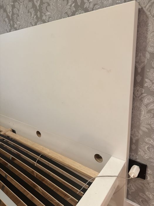 Białe zadbane łóżko Ikea Malm 180x200 + stelaż + 2 szuflady