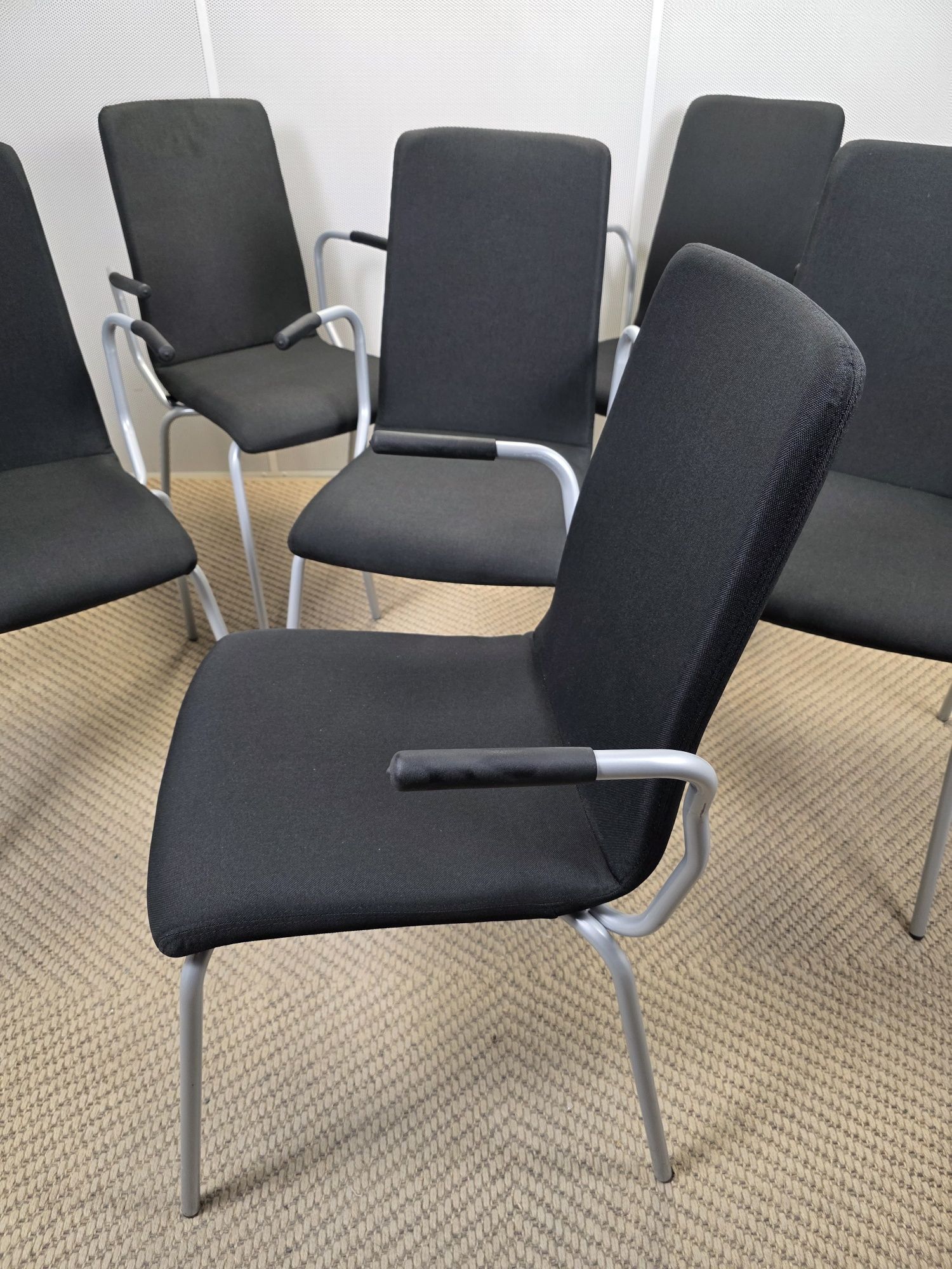 20 x Krzesła konferencyjne Lotus  z podłokietnikami  solidne i wygode