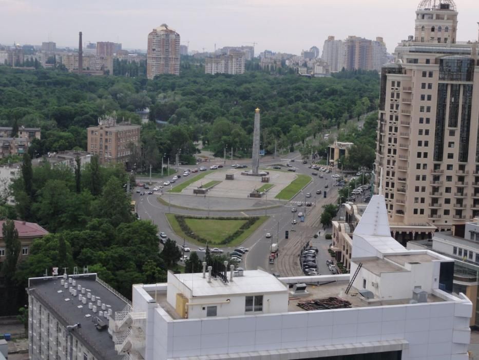 Сдам від 1 місяця 2-х к. у МОРЯ с ГЕНЕРАТОРОМ в АРКАДИИ /Генуезская