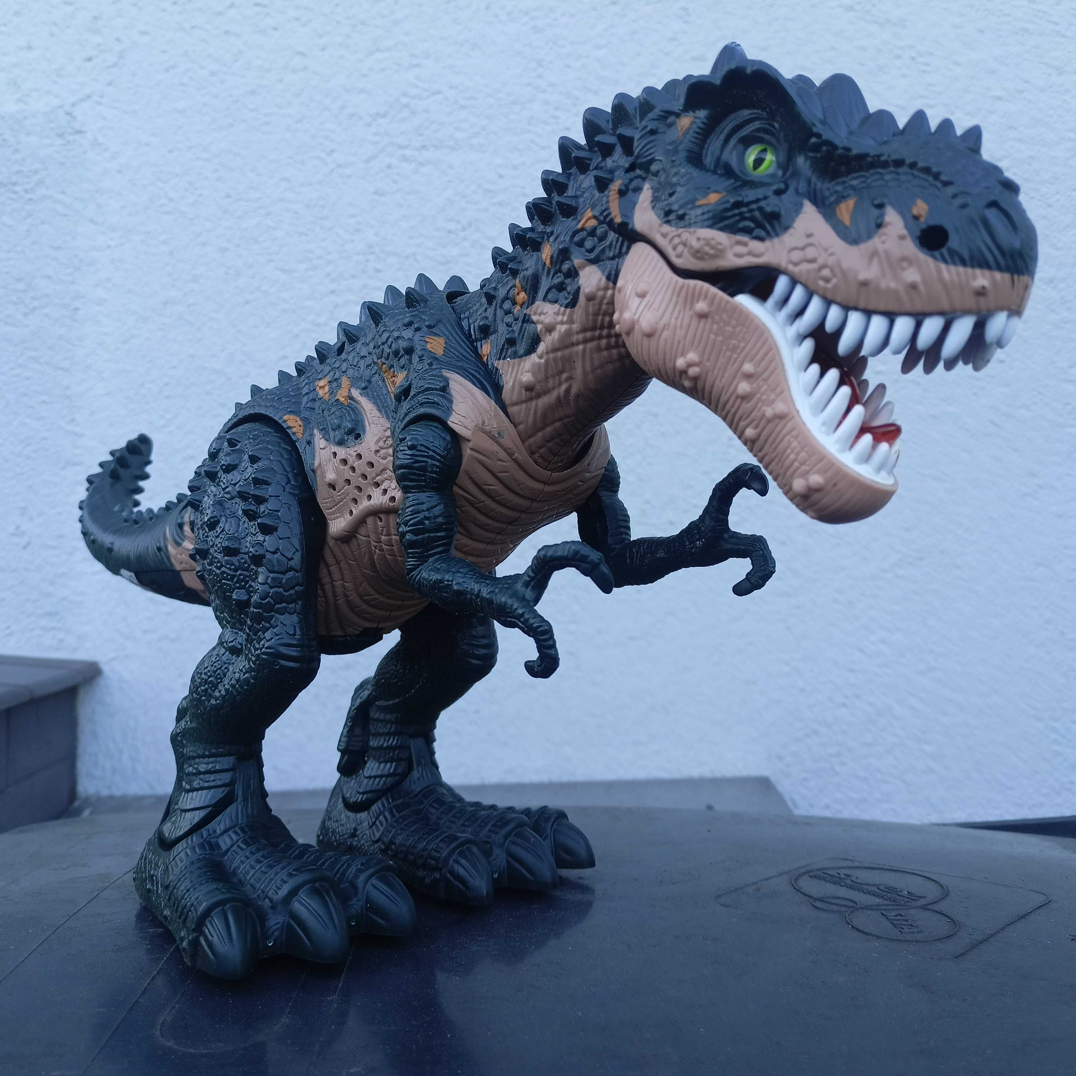 Dinozaury figurki