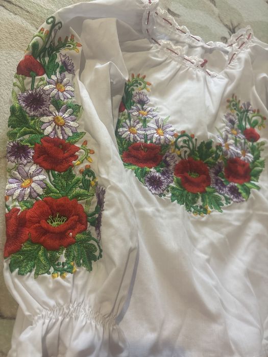 Продам вишиванку на дівчинку