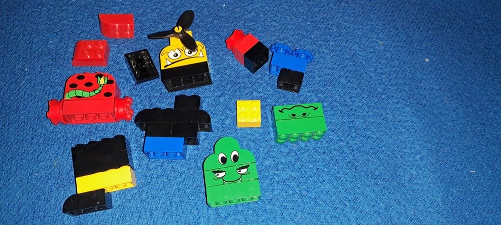 Дитячі конструктори  Lego та інші з Макдональда і Кафесі