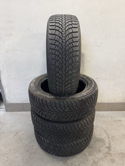 Opony Zimowe Kumho 215/55/17 komplet! 4 szt. 8,6mm 2021r