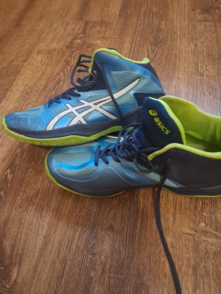 Волейбольные баскетбольные кроссовки asics