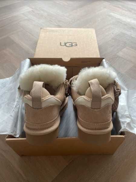 UGG Lowmel Sand R.40