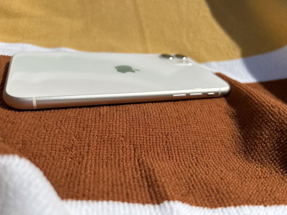Iphone 11- 64Gb, em bom estado