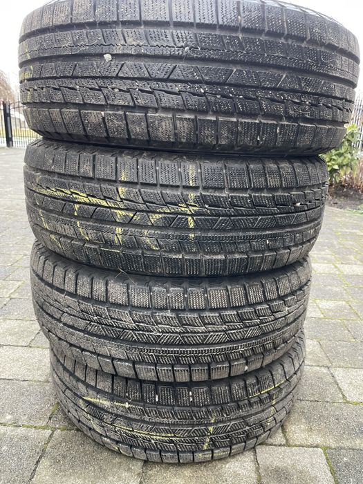 komplet opon zimowych Firemax 195/60 R15