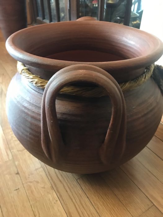 Jarro de barro vermelho
