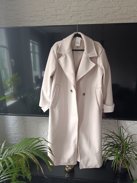 Nowy Płaszcz Kremowy Oversize
