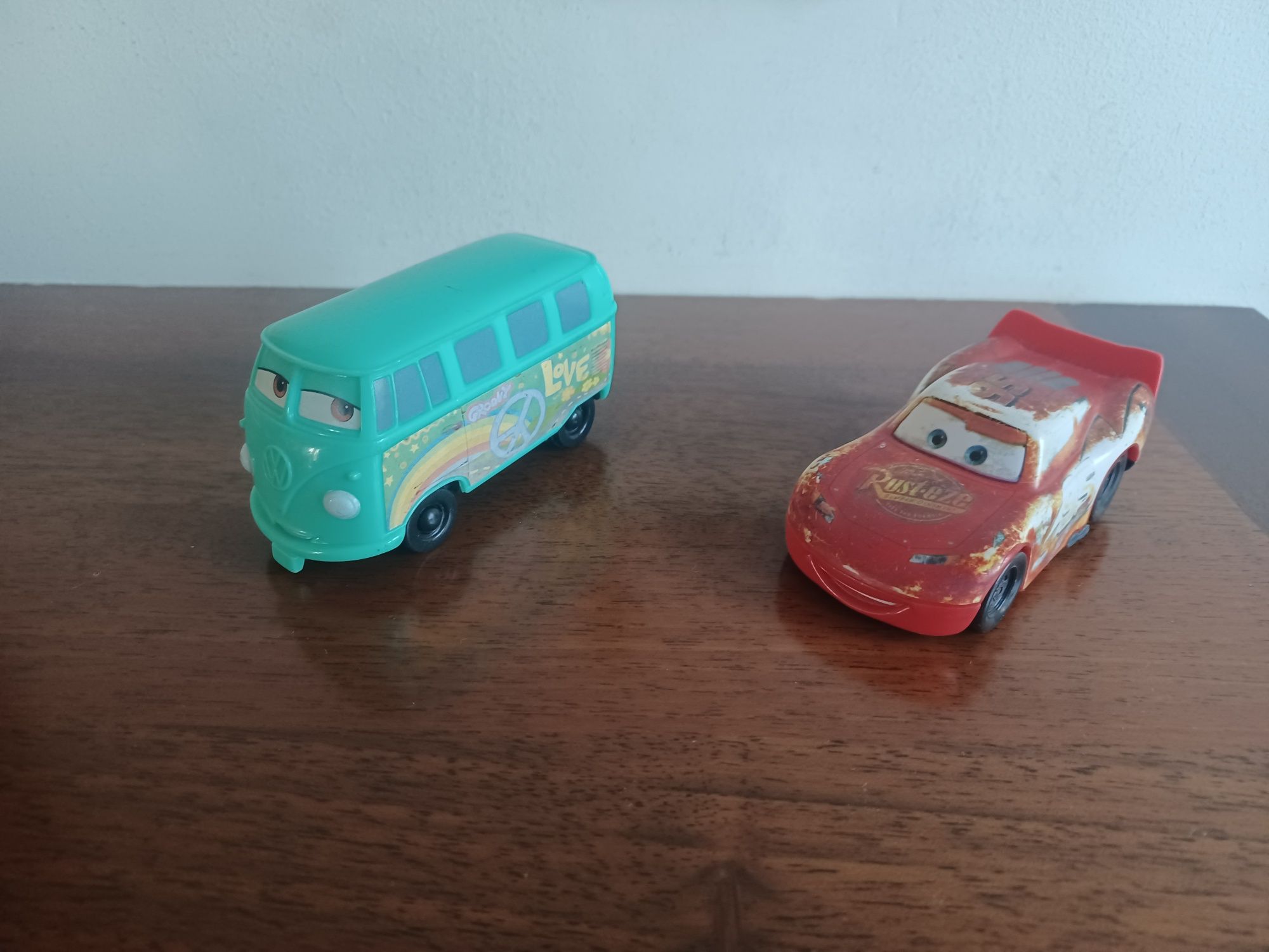 Dwa Autka Cars z bajki Disneya
