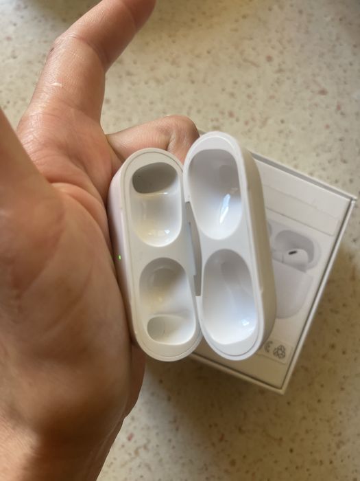 AirPods 2 оригиальный футляр