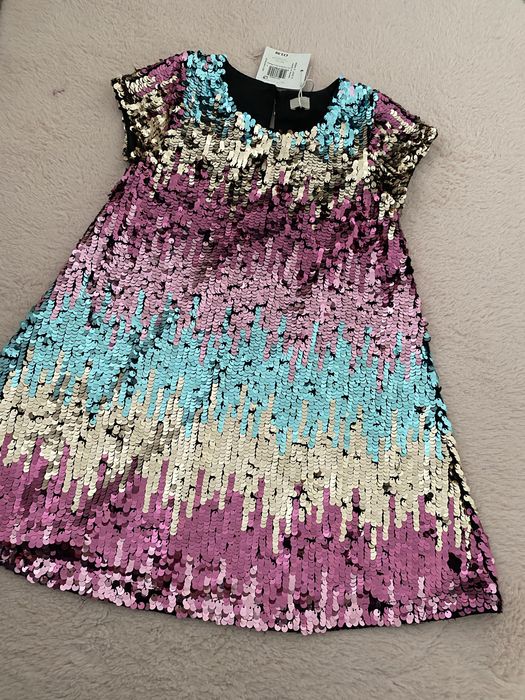 Сукня яскравого кольору!