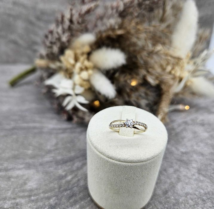 Piękny Złoty Pierścionek Próba 333 Waga 0.75g Rozm. 11