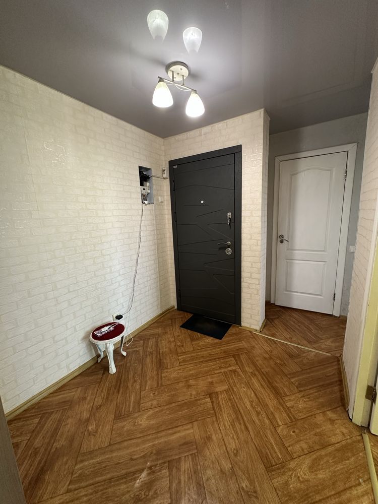 Продам классную 3-комн Днепрострой YANOVA