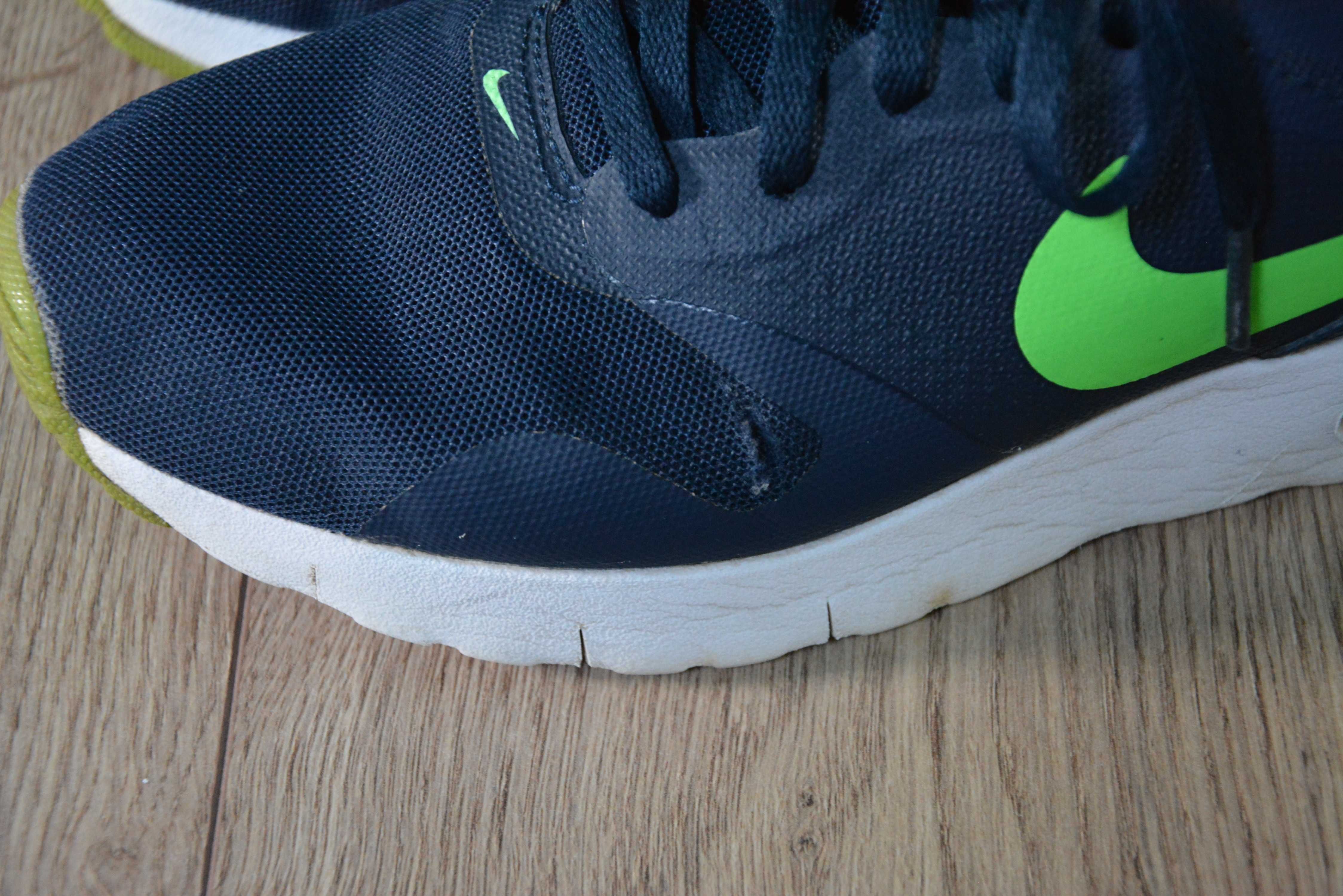 Sportowe, granatowe buty, Nike Air Max Tavas, r. 37,5