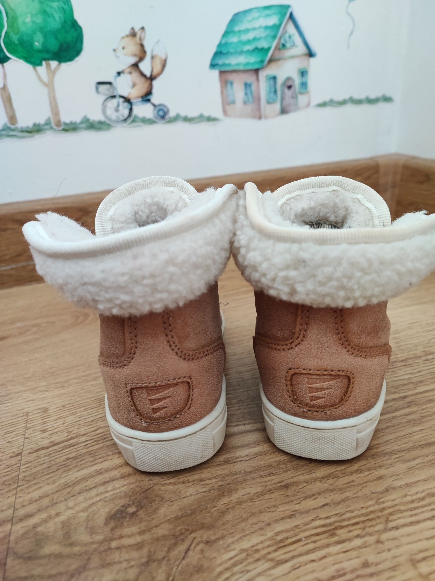 Buty zimowe dziecięce wiązane Panda brązowe z kremowym futerkiem rozmi