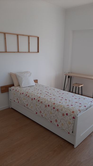 Aluga-se quarto em Benfica