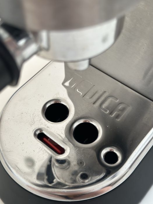 Ekspres ciśnieniowy do kawy DeLonghi