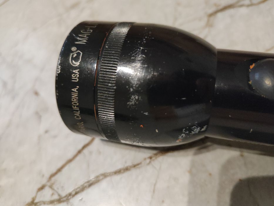 Latarka policyjna maglite USA california Ontario na baterie