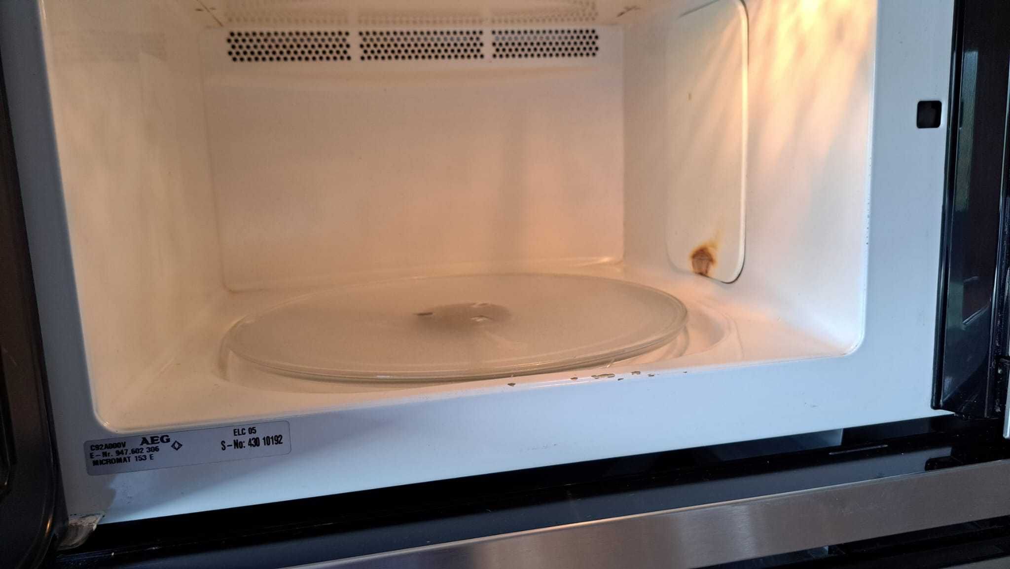 Micro-ondas AEG de 900w de encastrar