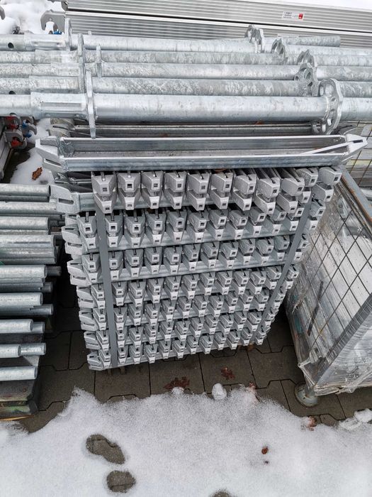 Rusztowanie modułowe choinkowe typ altrad rotax  100 m2