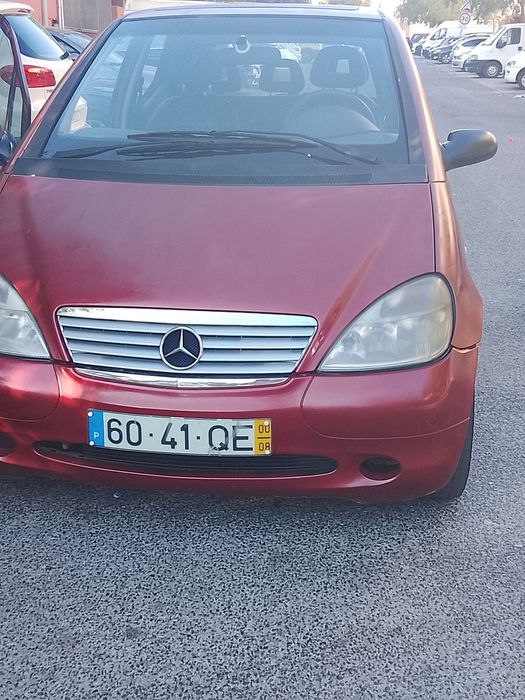 Vendo Mercedes A140 1.4 a gasolina conta com 297mil