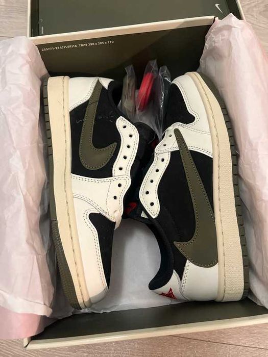 "Buty sportowe " Jordan_1_Retro_Low_OG_SP_Travis_Scott_Olive r.40