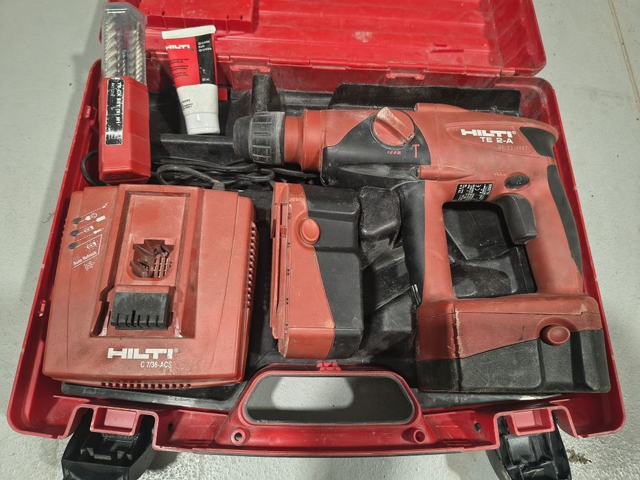 Wiertarka SDS akumulatorowa Hilti TE2-A, 2 aku, wiertła, latarka
