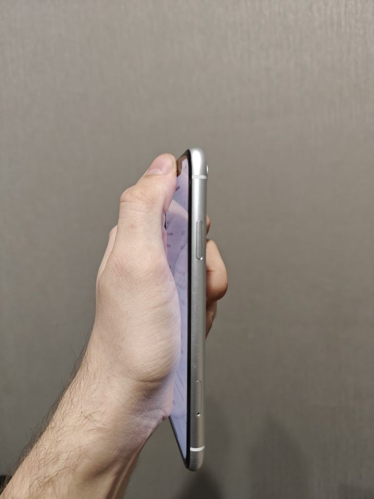 iPhone XR 64 White