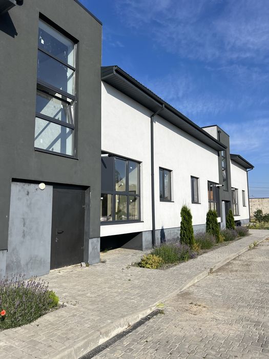 Продаж  2 км квартири в новобудові ( залишилося дві )в Струмівці