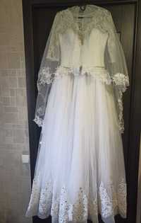 Весільна сукня 42 розміру (S)