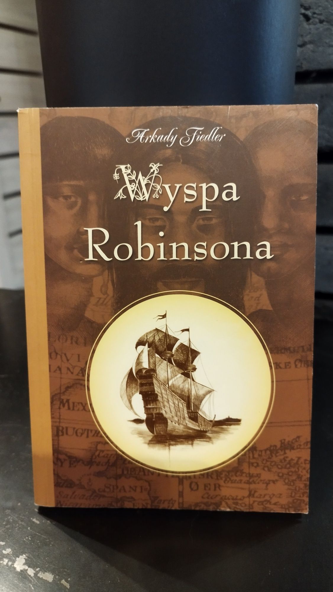 Arkady Fiedler - Wyspa Robinsona