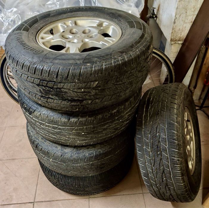 Conjunto de jantes e pneus Mitsubishi Pajero