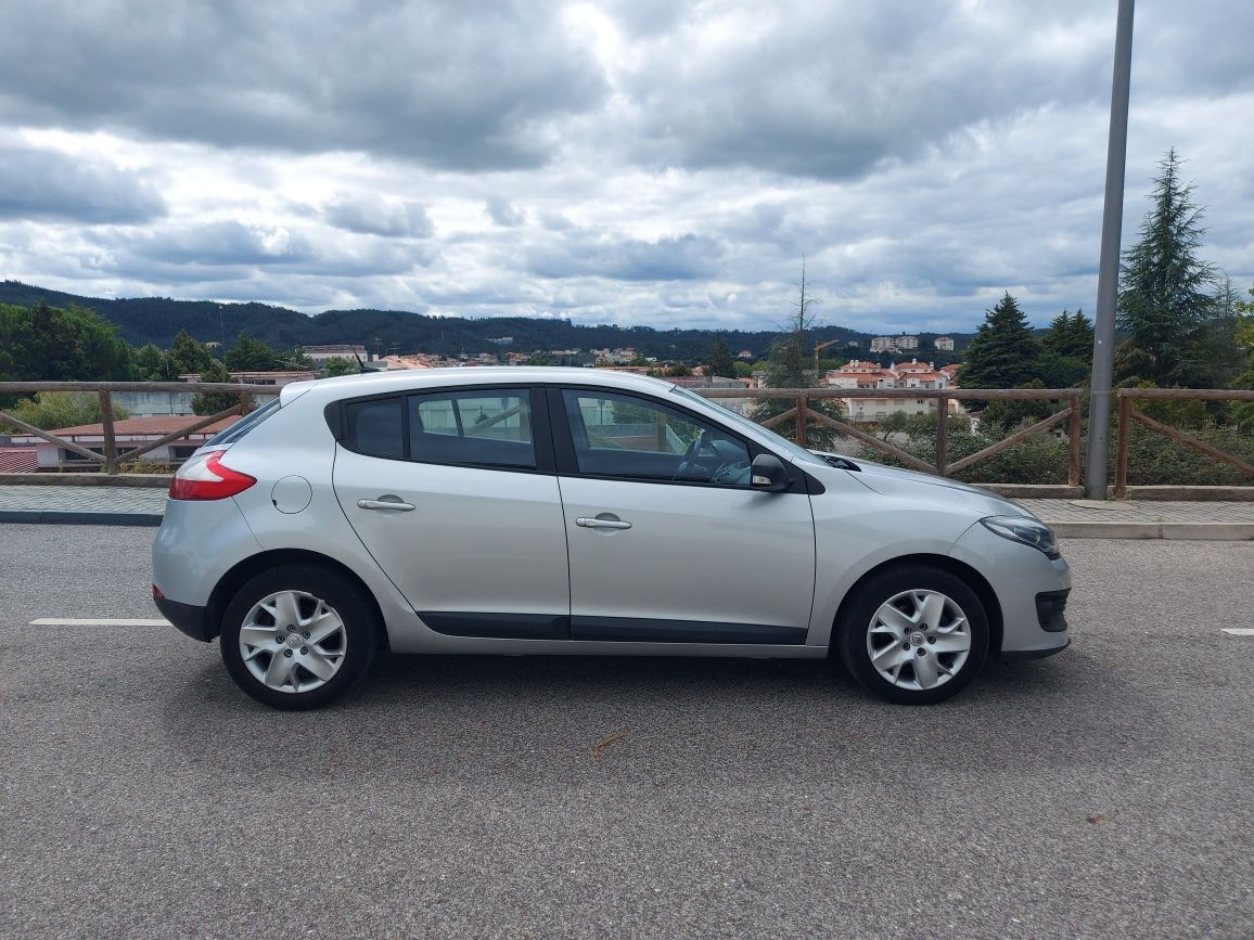 Renault Mégane III 1.5 DCI Confort 6 Velocidades Financiamento