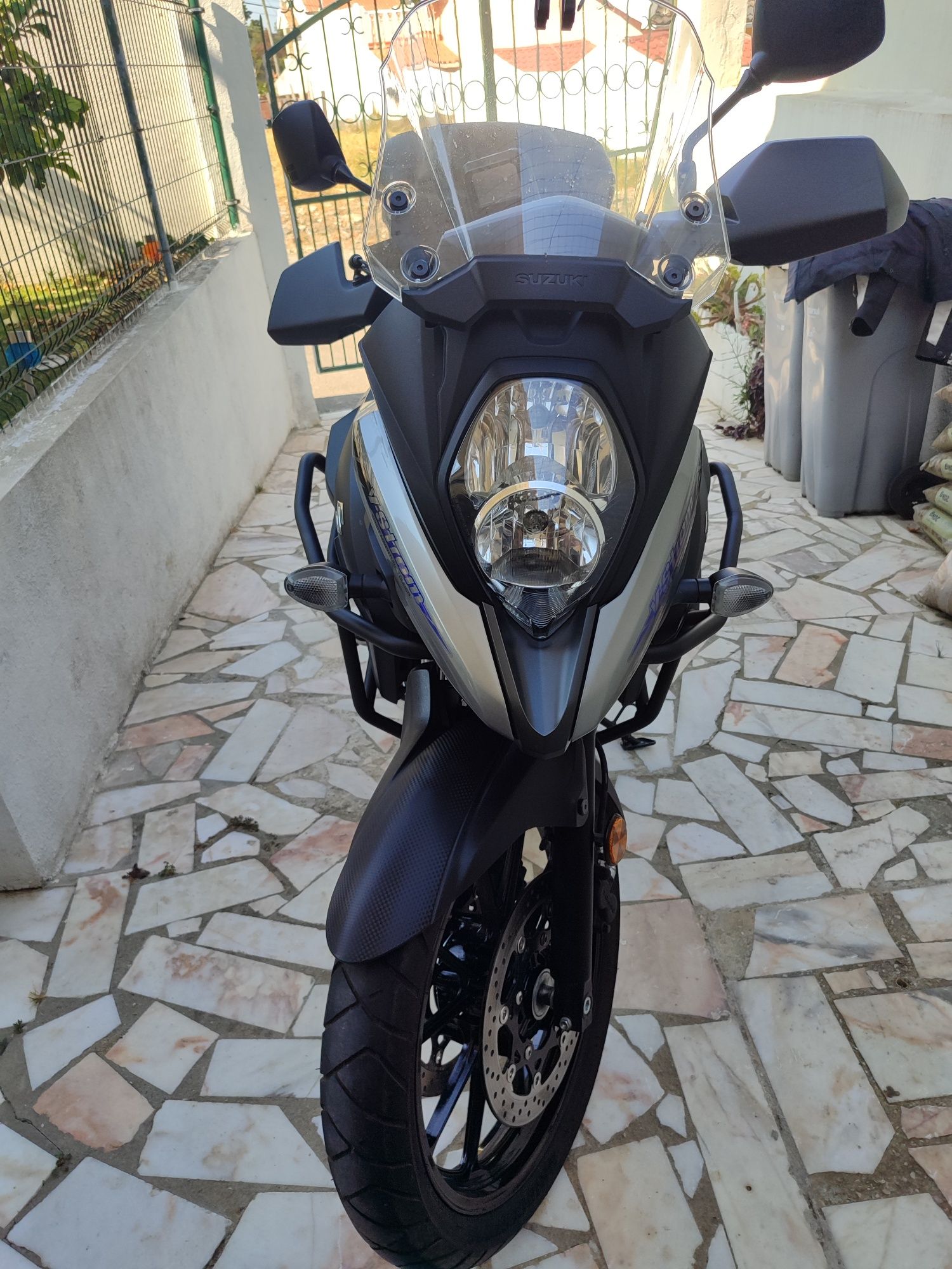 Mota Suzuki vstrom