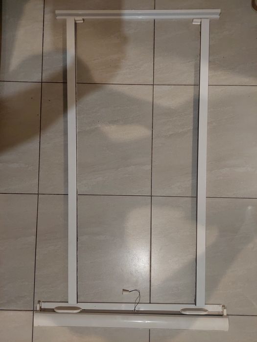 Moskitiera rolowana z powalniaczem dachowa