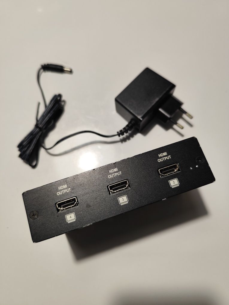 HDMI splitter para 4 TVs mesmo tempo